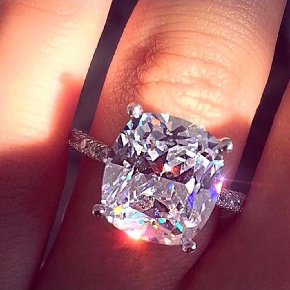 18K White Gold 8 Carat Solitaire Engagement Ring - Picture 7 of 7